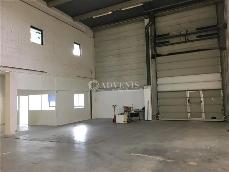 Local d’activités dans Collégien à louer - Photo intérieure – Image 1 sur 1