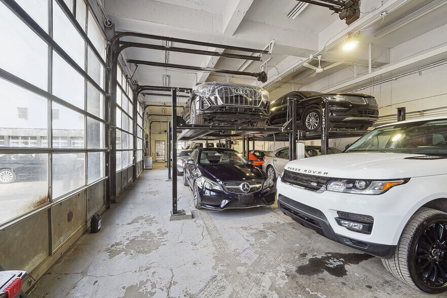 6320 Rue Saint-Jacques, Montréal, QC à vendre - Photo intérieure – Image 3 sur 16