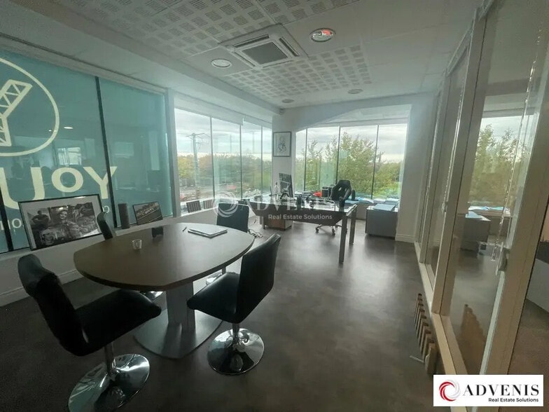 Local d’activités dans Artigues-près-Bordeaux à louer - Photo intérieure – Image 3 sur 8