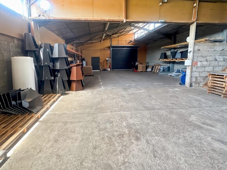 Local d'activités dans Lentilly à vendre - Photo intérieure – Image 2 sur 12