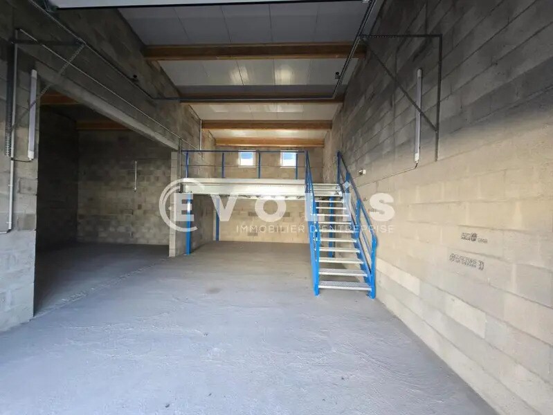 Local d'activités dans Brières-les-Scellés à vendre Photo intérieure– Image 1 sur 12