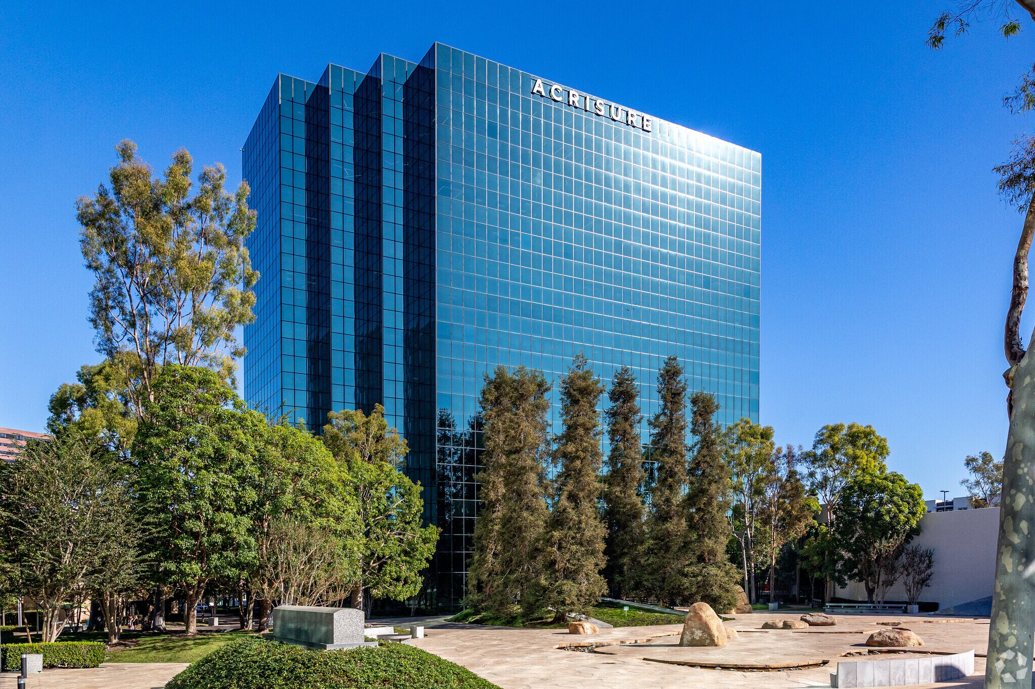 611 Anton Blvd, Costa Mesa, CA à louer Photo principale– Image 1 sur 9