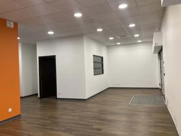 Local d’activités dans Argelès-sur-Mer à louer - Photo de l’immeuble – Image 1 sur 4