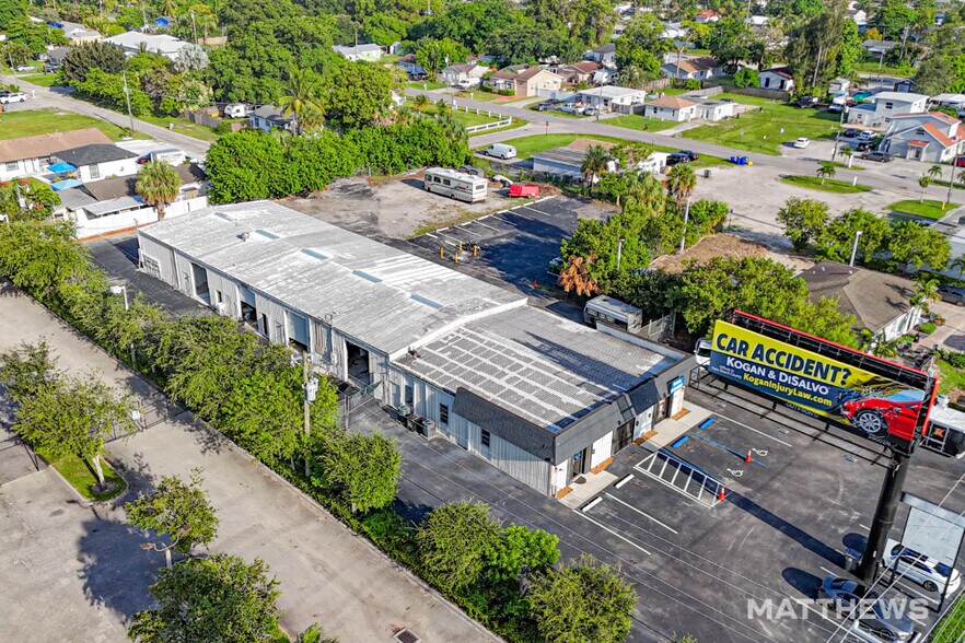 388 S Military Trl, West Palm Beach, FL à louer - Photo principale – Image 1 sur 3