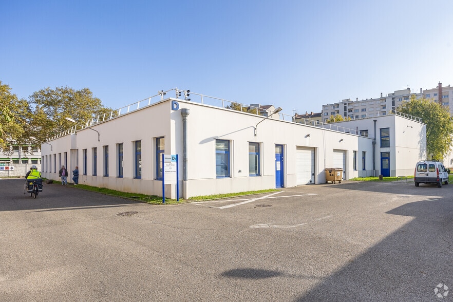 Bureau dans Villeurbanne à louer - Photo principale – Image 1 sur 2