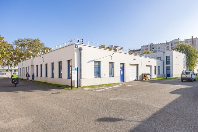 Plus de détails pour 109 Rue Du 1 Mars 1943, Villeurbanne - Bureau à louer