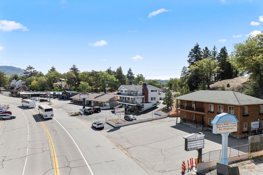 31961 Hilltop Blvd, Running Springs, CA à vendre - Photo de l’immeuble – Image 3 sur 45