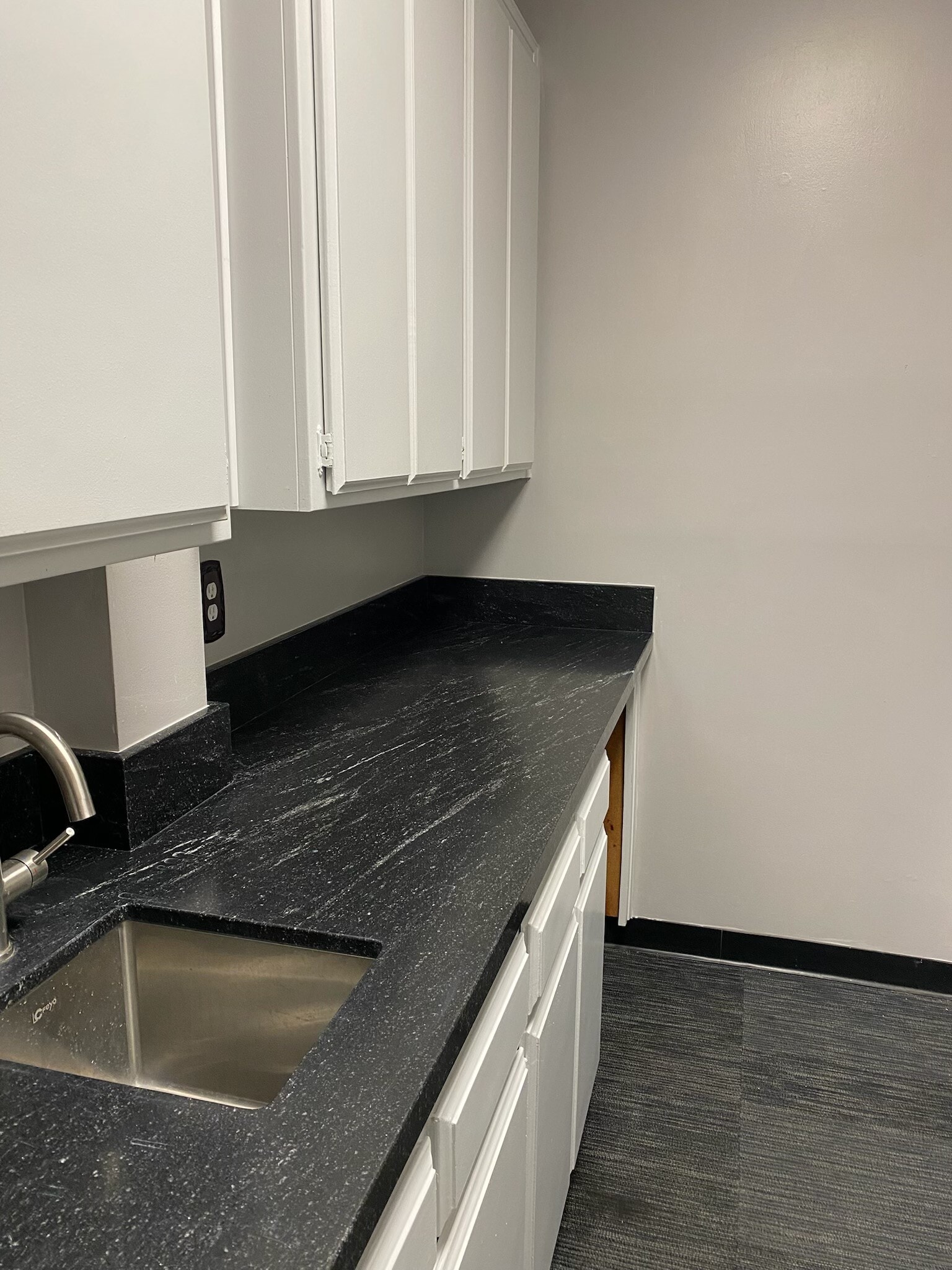 3434 Truxtun Ave, Bakersfield, CA à louer Photo intérieure– Image 1 sur 9