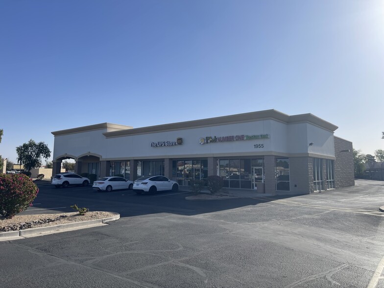 1951 W Baseline Rd, Mesa, AZ à louer - Photo de l’immeuble – Image 3 sur 15
