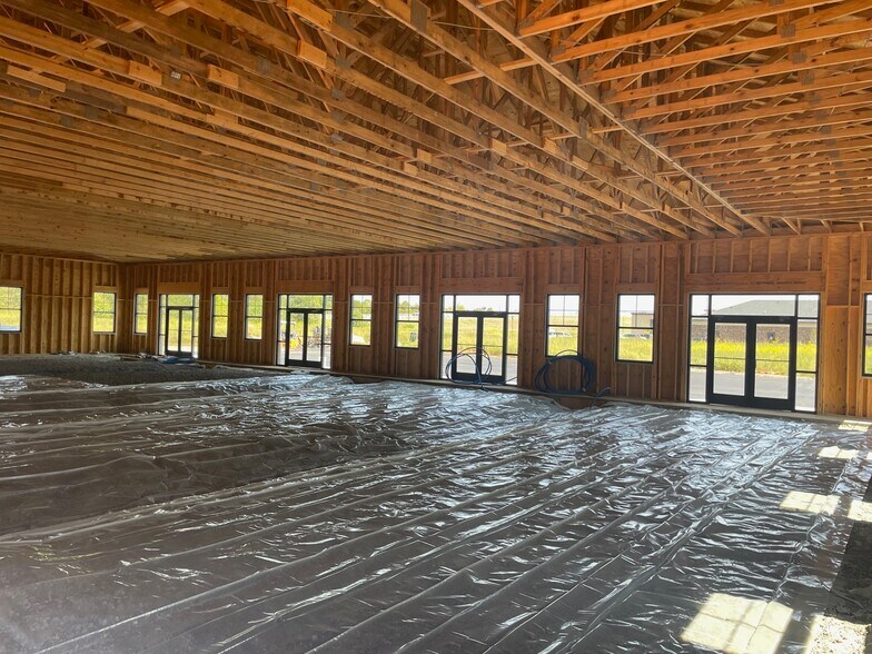 132 Merchants Blvd blvd, Clarksville, TN à louer - Photo de l’immeuble – Image 2 sur 10