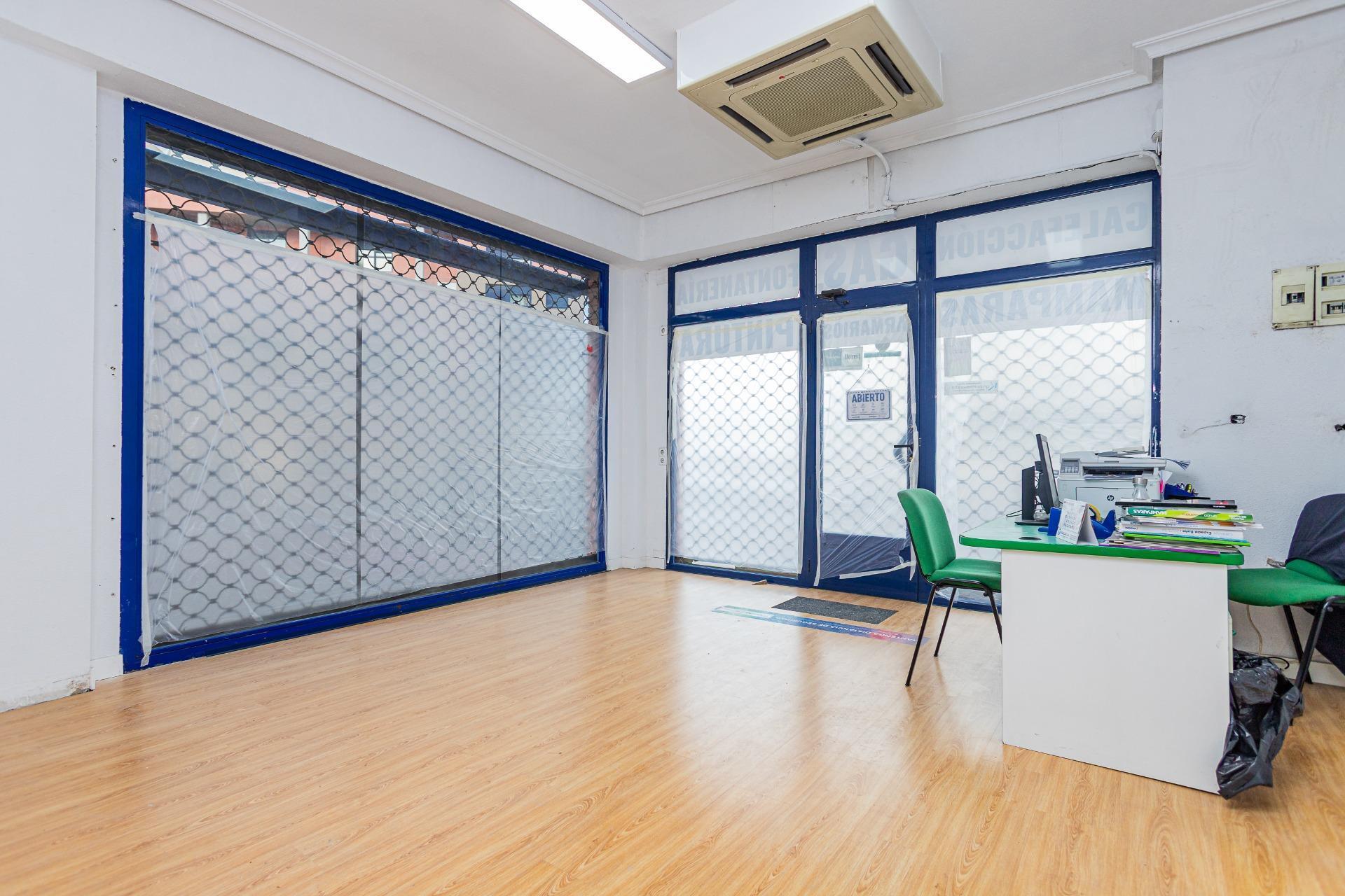 Local commercial dans Fuenlabrada, Madrid à louer Photo intérieure– Image 1 sur 16