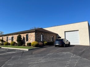 398-426 Industrial Dr, North Wales, PA à louer Photo de l’immeuble– Image 1 sur 8