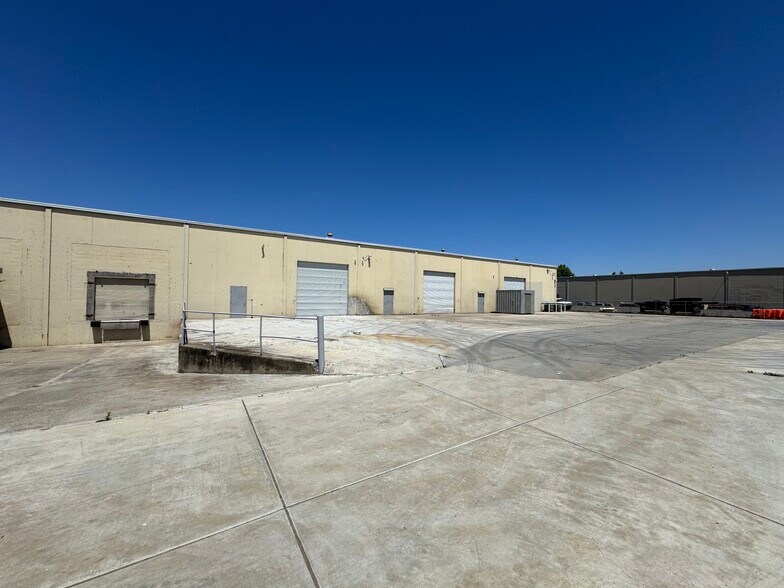 5900 Warehouse Way, Sacramento, CA à louer - Photo de l’immeuble – Image 2 sur 4