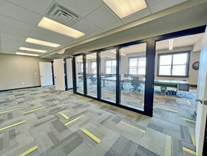 15 N 1st St, Belleville, IL à louer Photo intérieure– Image 1 sur 6