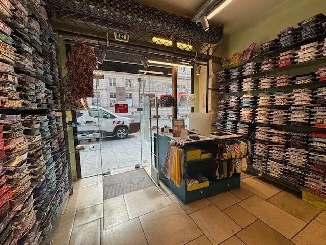 Local commercial dans Paris à louer Photo de l’immeuble– Image 1 sur 8