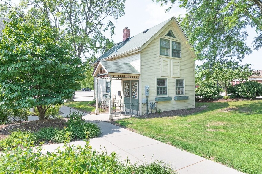 17 E Schaumburg Rd, Schaumburg, IL à vendre - Photo principale – Image 1 sur 2