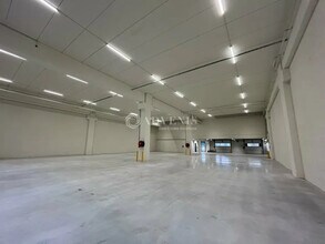 Local d’activités dans Bondy à louer Photo intérieure– Image 2 sur 4