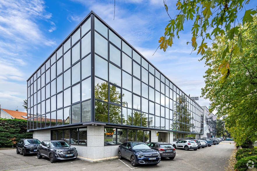 Bureau dans Villeurbanne à louer - Photo de l’immeuble – Image 2 sur 3