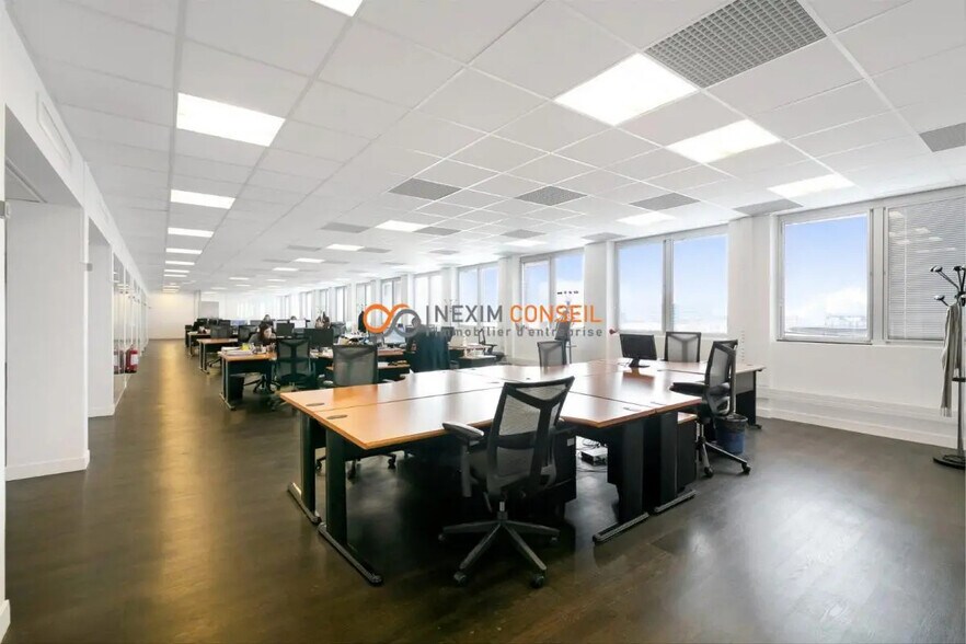 Bureau dans Asnières-sur-Seine à vendre - Photo de l’immeuble – Image 1 sur 56