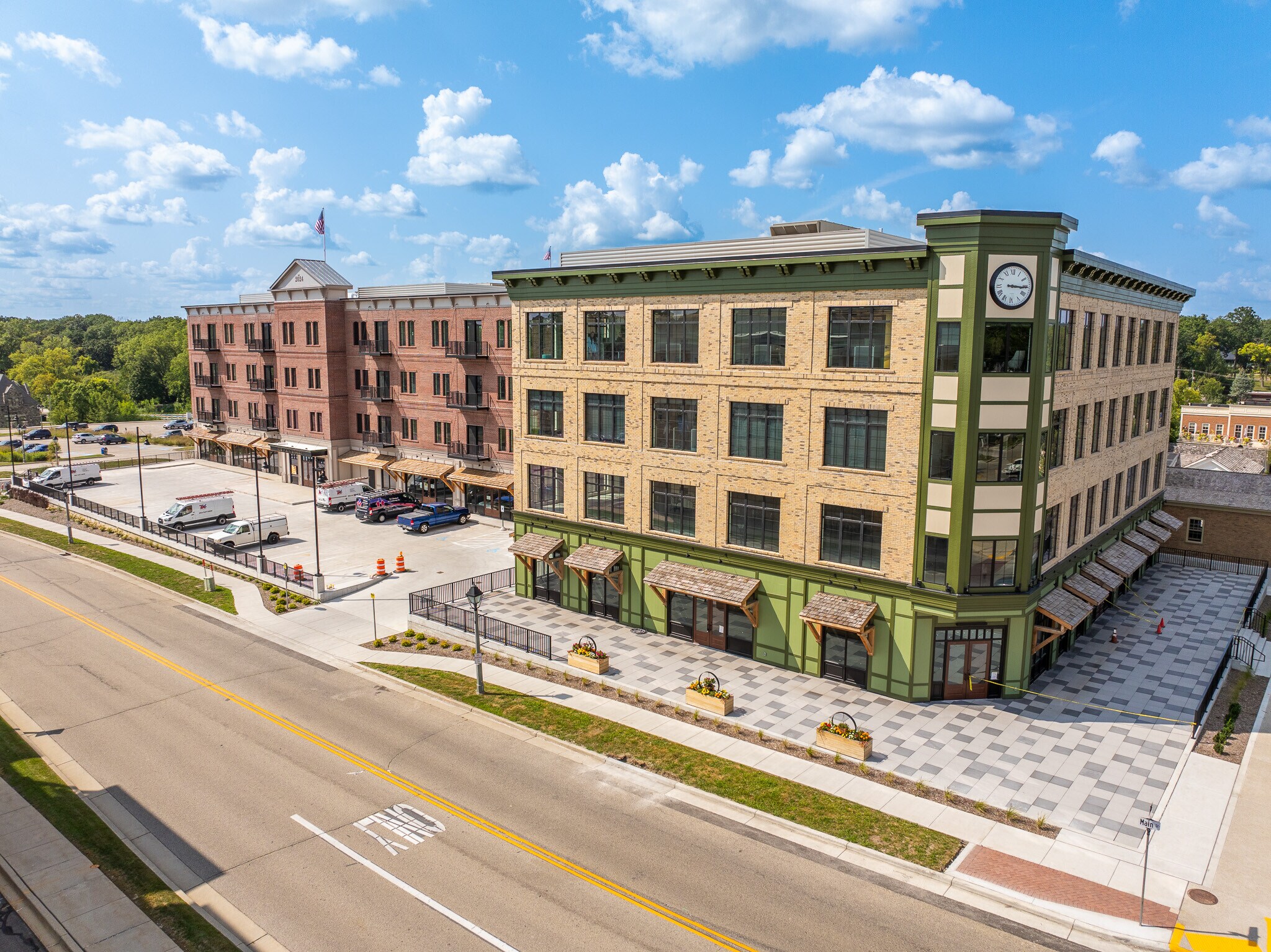 525 Main St, Delafield, WI à louer Photo principale– Image 1 sur 11