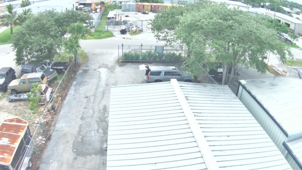 5743 Washington St, Naples, FL à louer - Vidéo sur l’annonce professionnelle – Image 3 sur 8