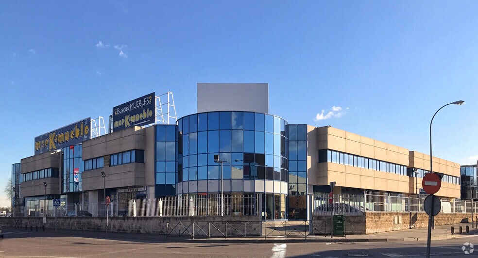 Calle Puerto de la Morcuera, 13, Leganés, Madrid à louer - Photo de l’immeuble – Image 3 sur 15