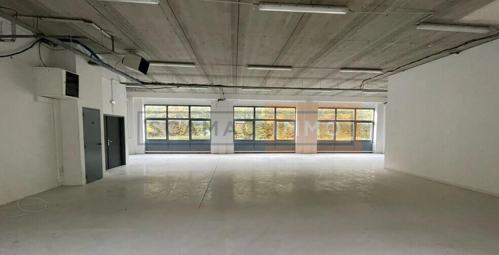 163 Rue De La Belle Etoile, Roissy-en-France à louer - Photo de l’immeuble – Image 2 sur 8