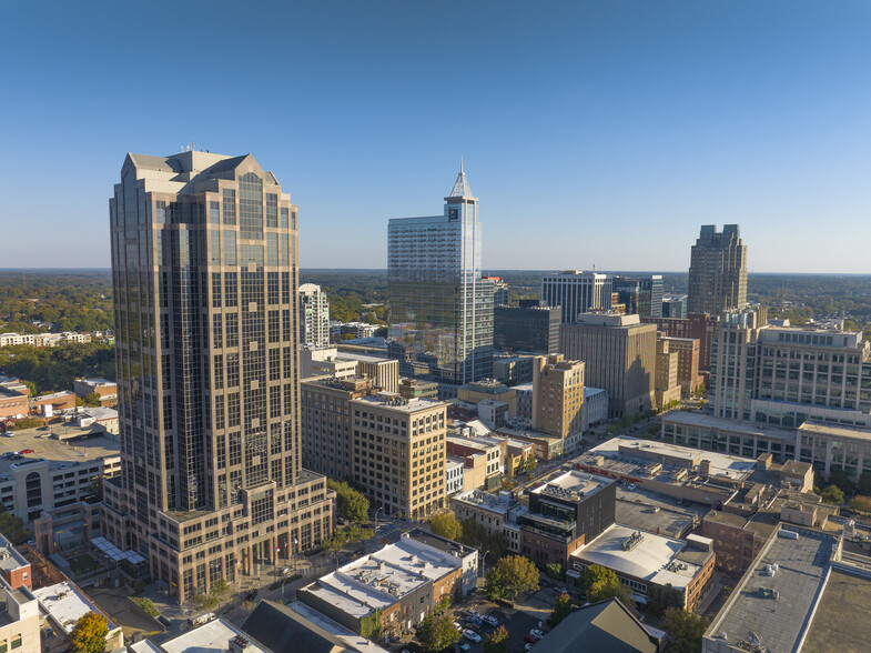 150 Fayetteville St, Raleigh, NC à louer - Photo de l’immeuble – Image 1 sur 18