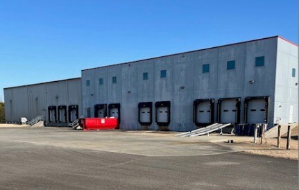 104 Commercial Ave, Mount Olive, NC à louer - Photo de l’immeuble – Image 2 sur 3