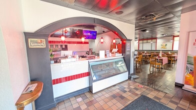 2706-2730 N. Amidon Ave., Wichita, KS à louer Photo intérieure– Image 2 sur 7