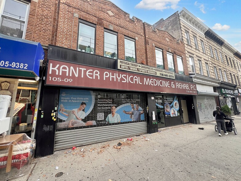 105-09 Jamaica Ave, Richmond Hill, NY à vendre - Photo de l’immeuble – Image 3 sur 10