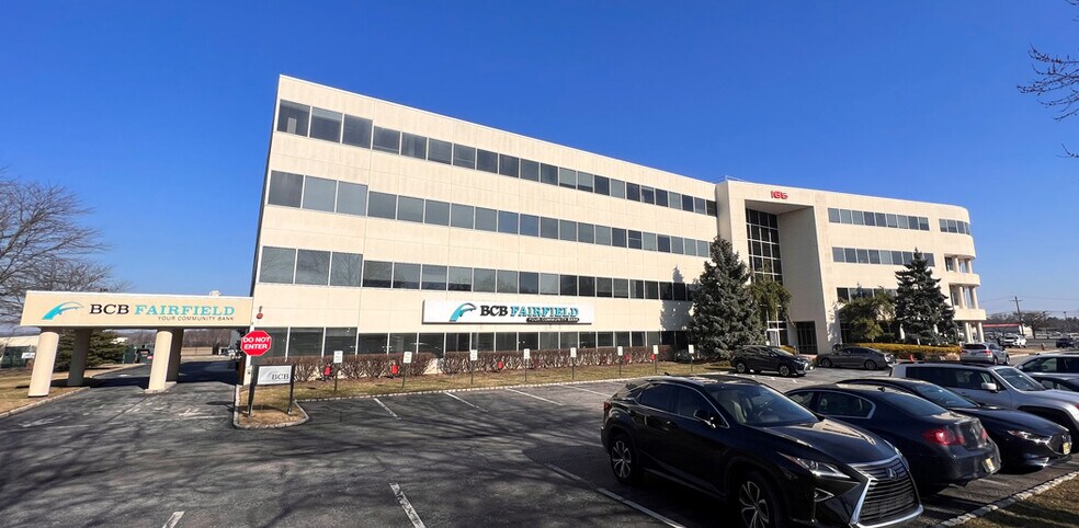165 Passaic Ave, Fairfield, NJ à louer - Photo principale – Image 1 sur 18