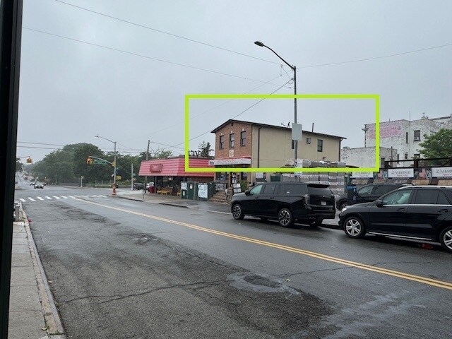 149-07 14th Ave, Whitestone, NY à louer - Photo de l’immeuble – Image 2 sur 7