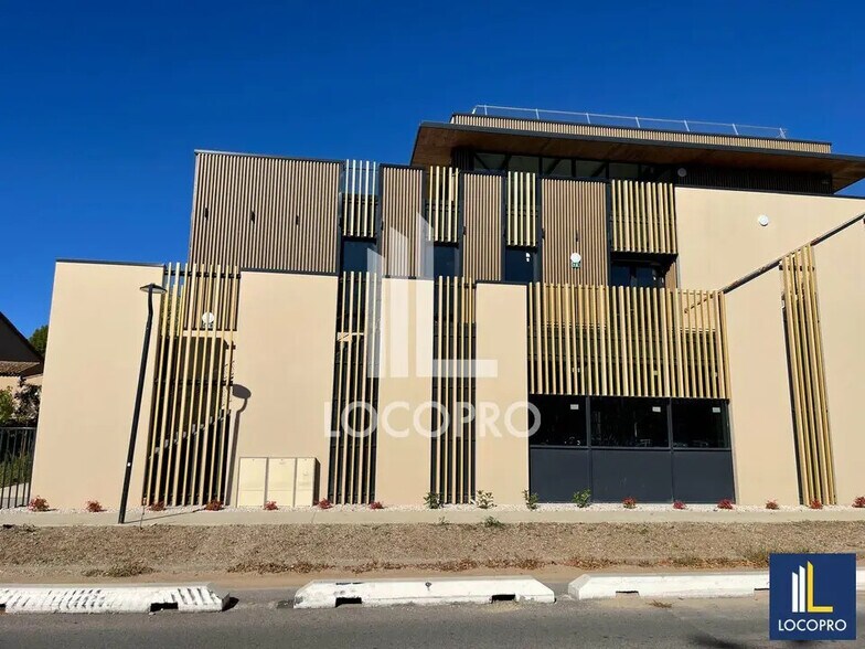 Local commercial dans Aubagne à louer - Photo de l’immeuble – Image 3 sur 20