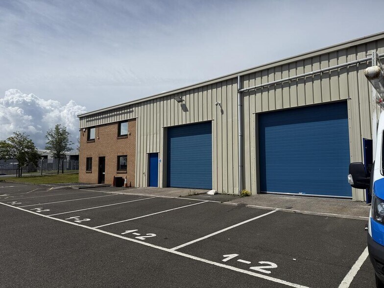 1-5 Merchant Pl, Kirkcaldy à louer - Photo de l’immeuble – Image 2 sur 9