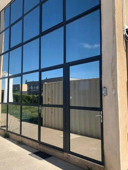 Bureau dans Éguilles à louer - Photo de l’immeuble – Image 2 sur 9