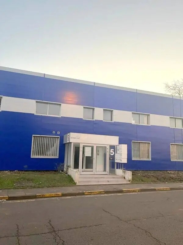 Plus de détails pour Local d’activités à vendre