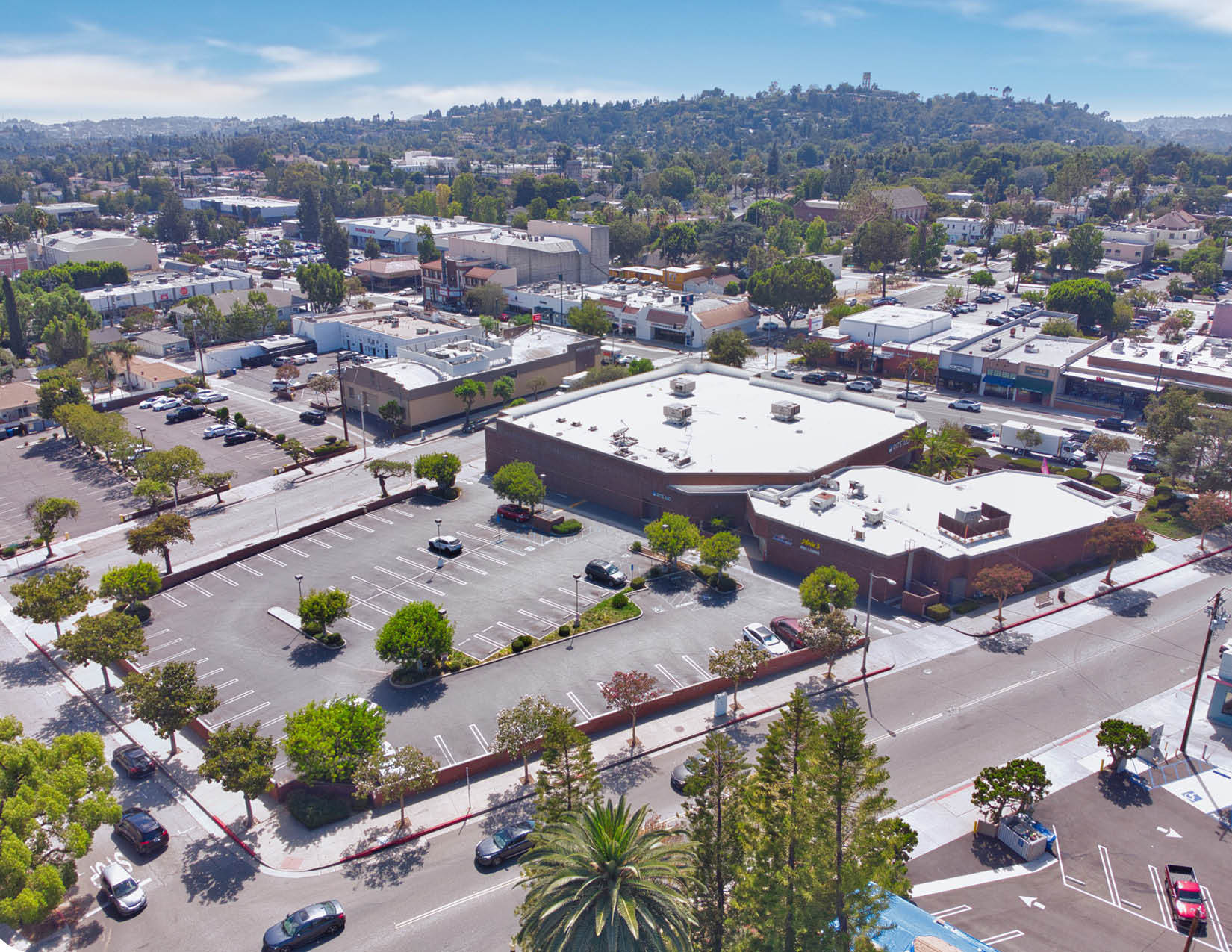 900 Fair Oaks Ave, South Pasadena, CA à vendre Photo de l’immeuble– Image 1 sur 6