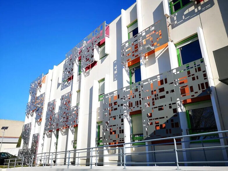 Bureau dans Marseille à louer - Photo de l’immeuble – Image 1 sur 3