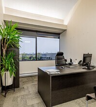 2851 John St, Markham, ON à louer Photo intérieure– Image 2 sur 5