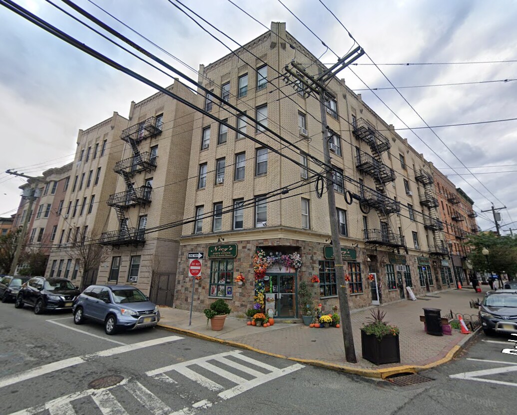 4530 Park Ave, Weehawken, NJ à louer Photo principale– Image 1 sur 3