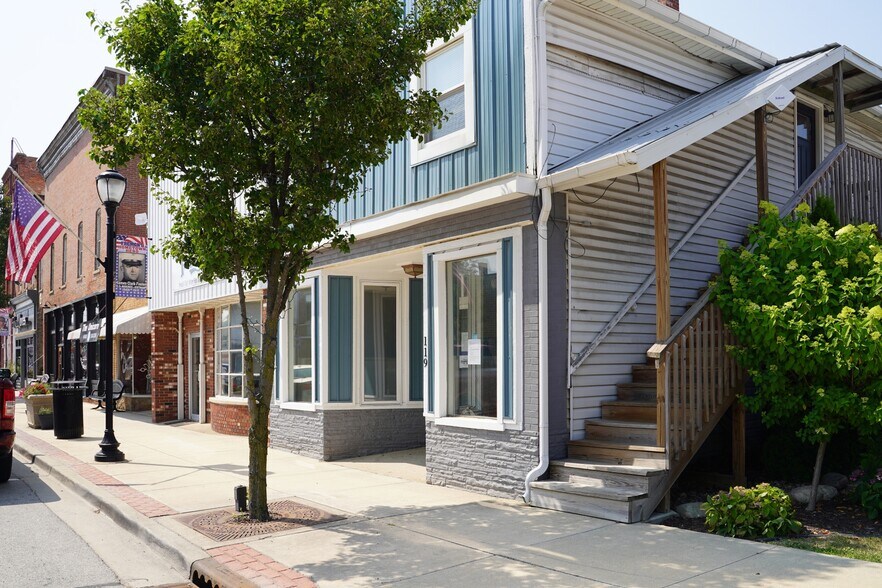 119 E Toledo St, Fremont, IN à louer - Photo de l’immeuble – Image 2 sur 7