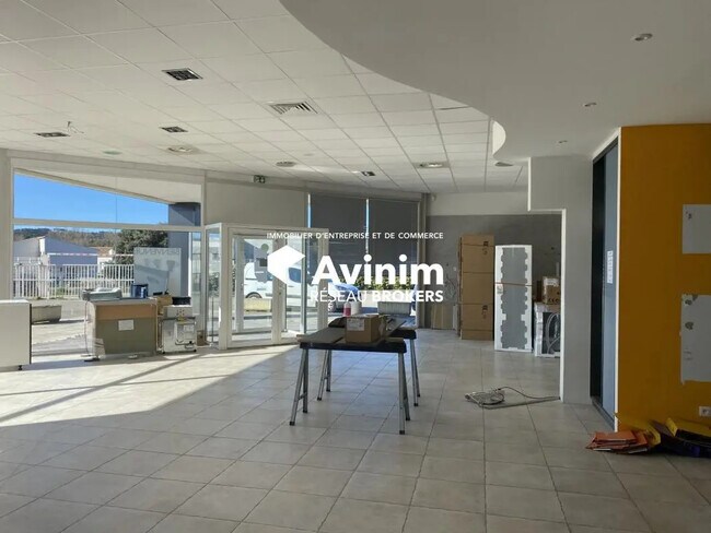 Plus de détails pour Local commercial à vendre