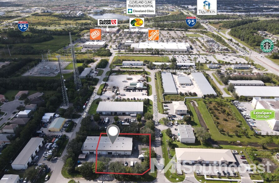 2100 SW Conant Ave, Port Saint Lucie, FL à louer - Photo de l’immeuble – Image 3 sur 7