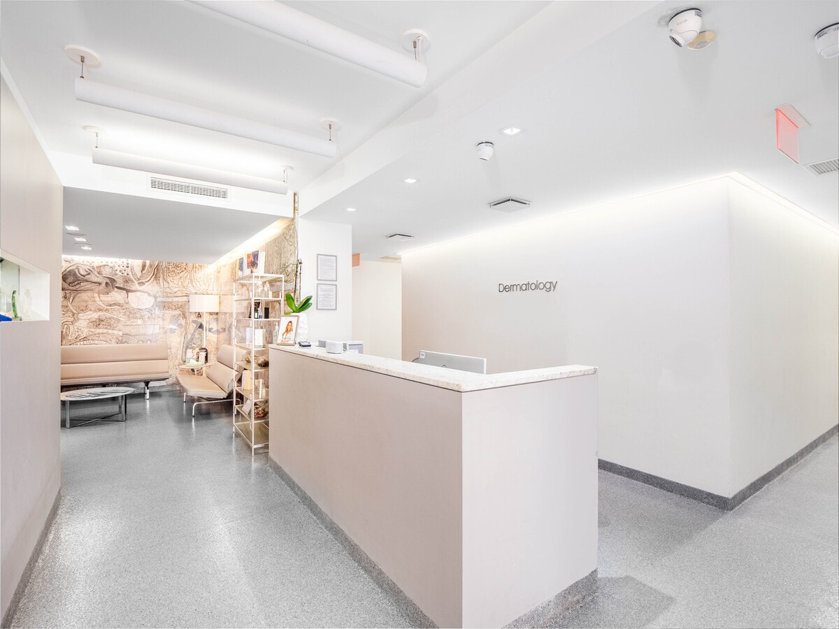911 Park Ave, New York, NY 10021 - Lot 1A -  - Photo intérieure - Image 1 of 7