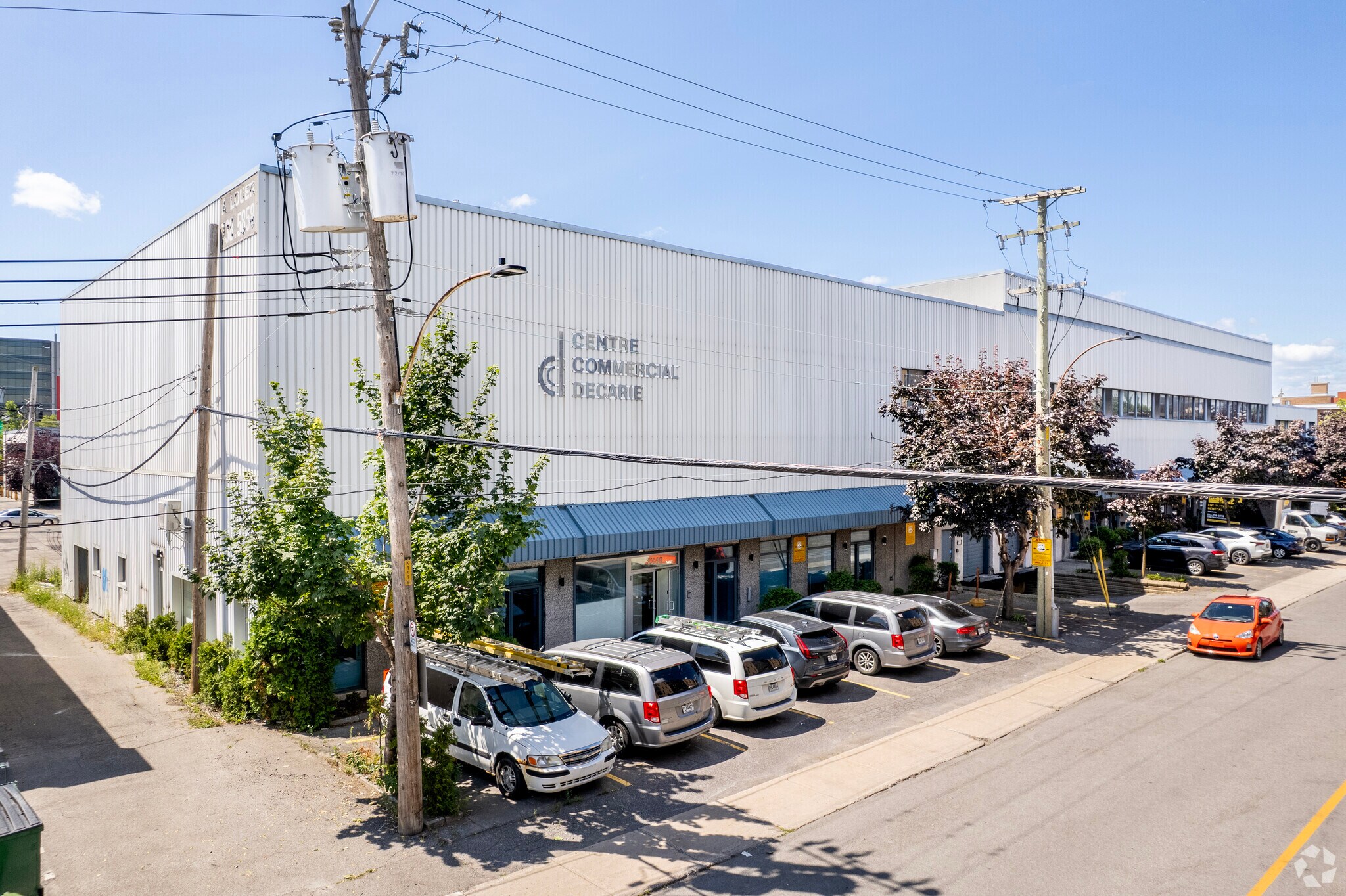 8340-8370 Labarre, Montréal, QC à louer Photo principale– Image 1 sur 3