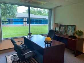 28175 Haggerty Rd, Novi, MI à louer Photo intérieure– Image 1 sur 1