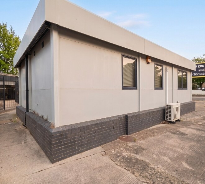 407 Millbrook Rd, Southampton à louer Photo principale– Image 1 sur 7