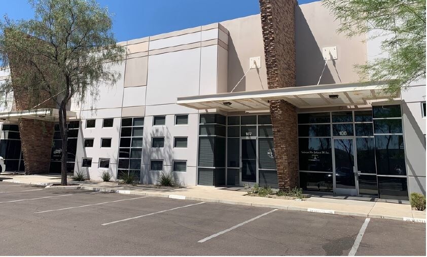 2222 W Parkside Ln, Phoenix, AZ à vendre - Photo de l’immeuble – Image 2 sur 25