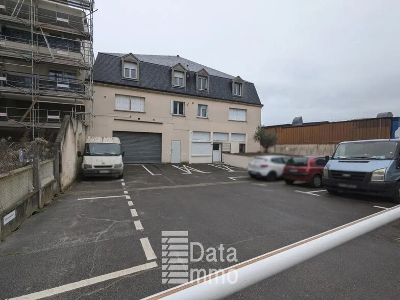 Industriel/Logistique dans Valenton à vendre - Photo de l’immeuble – Image 3 sur 9